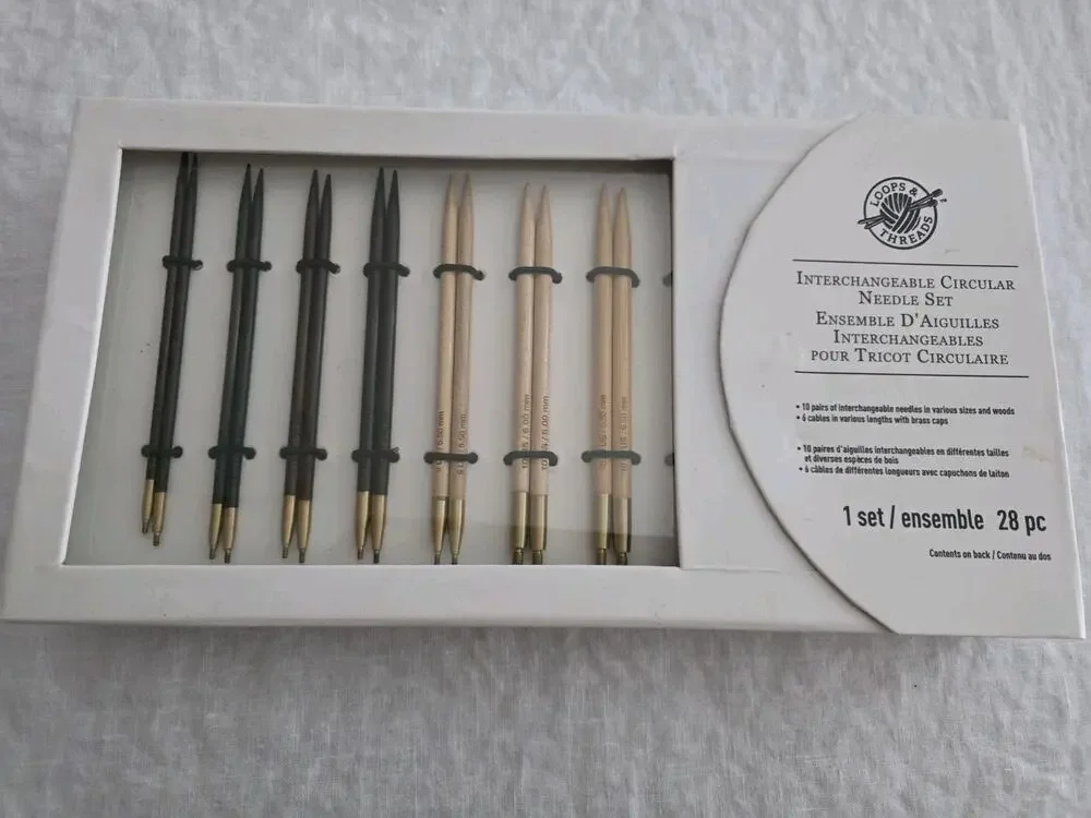 BRAND NEW Loops & Threads Interchangeable Circular Needle Box Set 28 pc